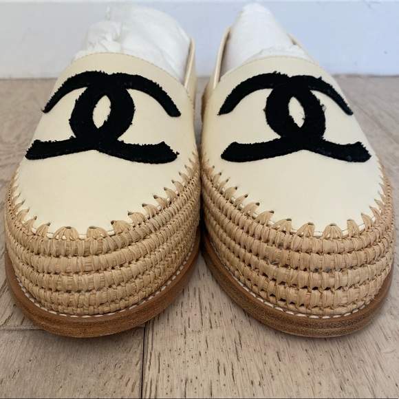 🚫SOLD! CHANEL IVORY LAMBSKIN LEATHER ESPADRILLES - Picture 8 of 13